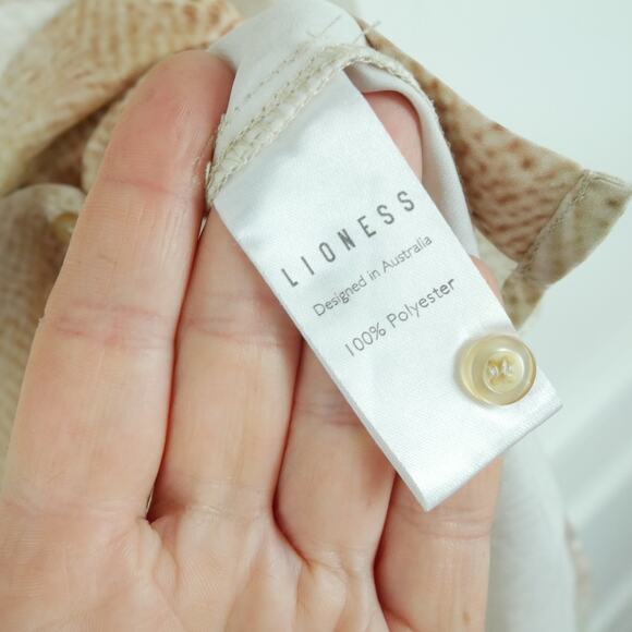 Lioness Small Top Oversized Button Up Silky Neutral Textured Print Glam Blouse - Picture 8 of 9